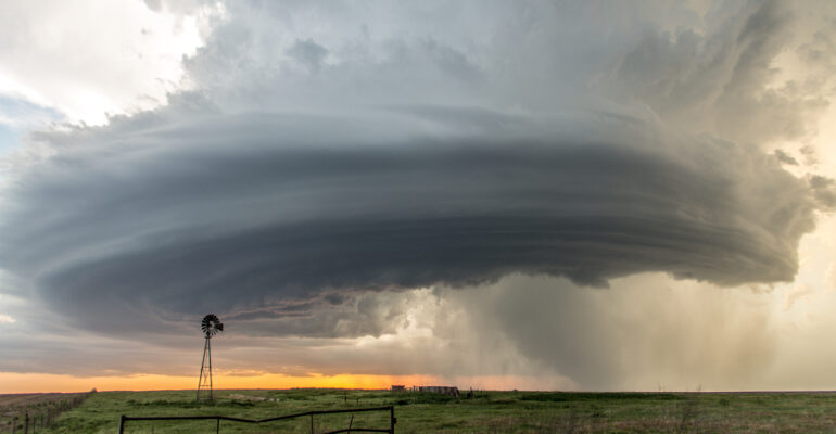 Beautifully structured supercell in Hodgeman County, KS